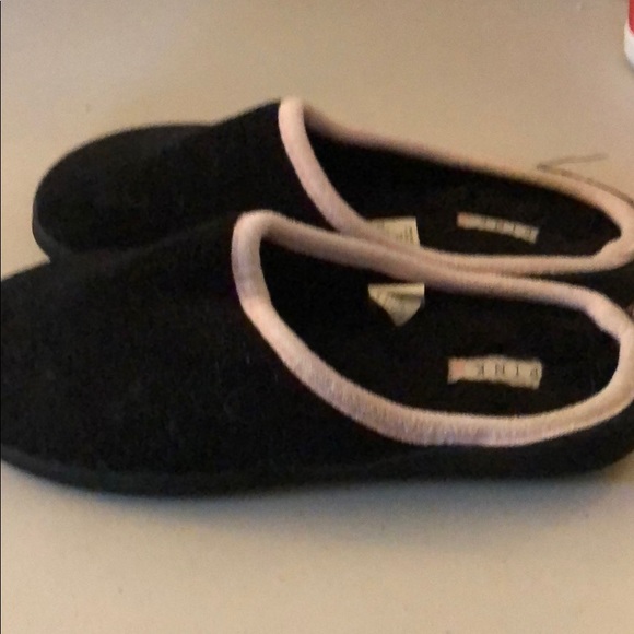 Pink Slippers by Victoria Secret Sz 9/10 - Picture 2 of 3